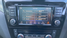 Nissan Qashqai 1.3 DiG-T N-Connecta 5dr Petrol Hatchback